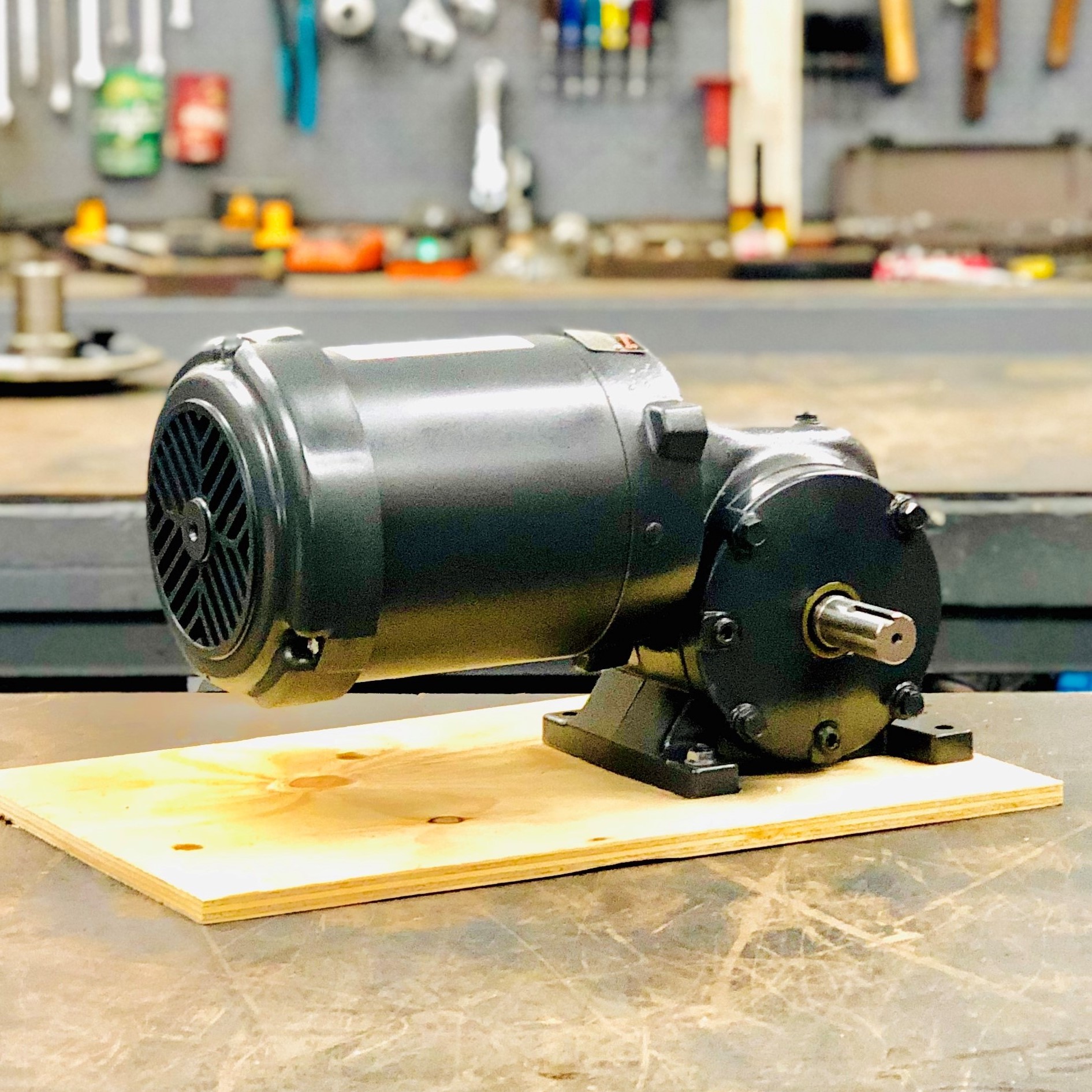 CE87E437F2 Gearmotor, .50HP, 47 ratio, 37 RPM, 566, F2 Industrial